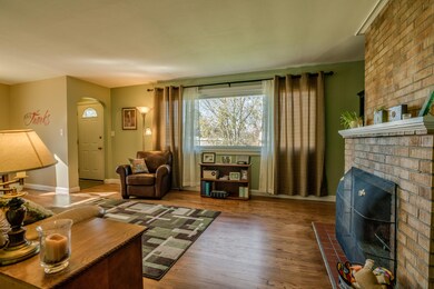 821CrescentLn_0006