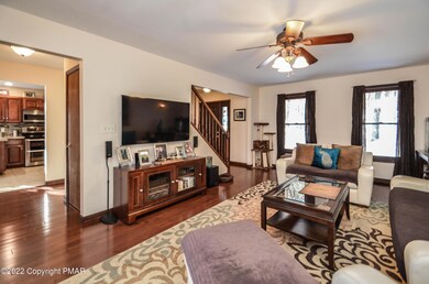 811 Lower Mountain Dr, Effort, PA 18330 - photo 4