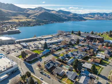 409 N Cedar St, Chelan, WA 98816 - photo 3