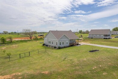 118 Dove St, Boyd, TX 76023 - photo 2