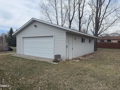 Detached Garage
