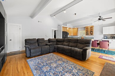 Great open space for entertaining!