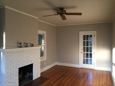 120 Auburn Living Room
