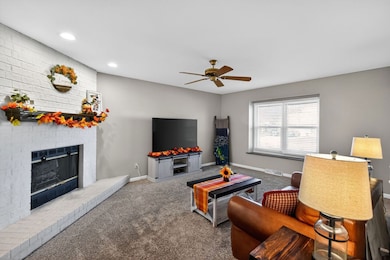 N106W16321 Old Farm Rd, Germantown, WI 53022 - photo 4