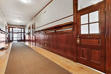 63 Illinois St unit 302, Worcester, MA 01610 - photo 4