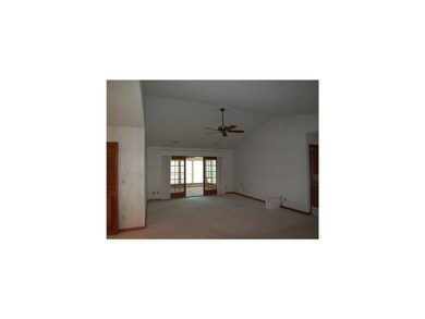 Living Room. Living room has vaulted ceiling, neut