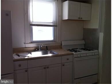 7122 Stockley Rd, Upper Darby, PA 19082 - photo 4