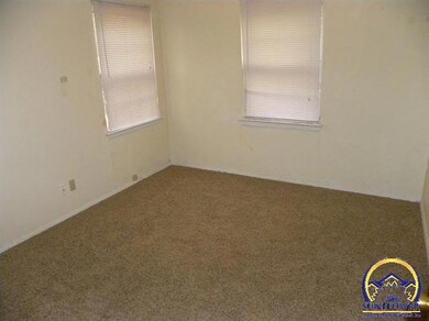 2421 SW 25th Dr, Topeka, KS 66611 - photo 5