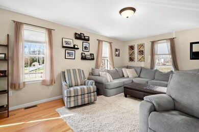 102 Curve St, Bridgewater, MA 02324 - photo 5