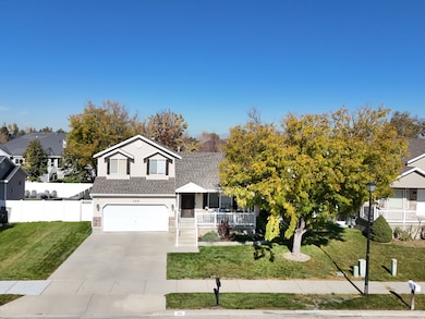 Great updated home located in Draper. A MUST SEE!