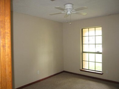 2814 Hickman Ave, Picayune, MS 39466 - photo 6