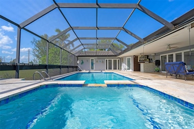 19640 W Saint Andrews Dr, Hialeah, FL 33015 - photo 4