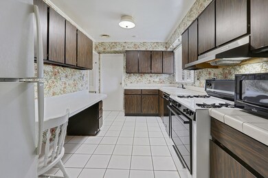Eat In Kitchen
