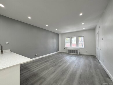 209-211 Main St unit 2S, Farmingdale, NY 11735 - photo 4