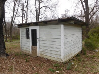 304 Cresent Dr, Asheboro, NC 27203 - photo 7