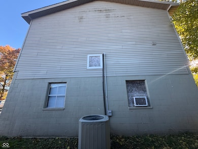 548 E 7th St, Clinton, IN 47842 - photo 5