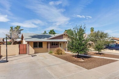 4110 N 85th Ave-large-003-22-Front Exter