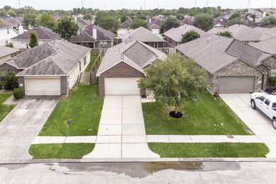 384 De Coster Blvd, Alvin, TX 77511 - photo 2