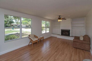 Living Room (6)