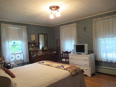 543 Pleasant St, West Rutland, VT 05777 - photo 6