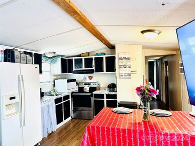 125 Kristey Ln, Hendersonville, NC 28792 - photo 2