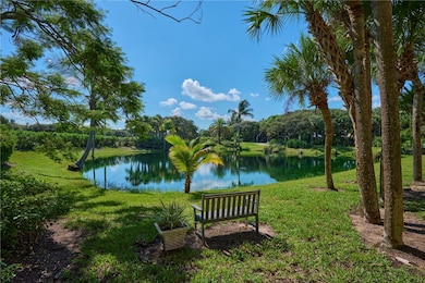 1320 Coral Park Ln unit 301, Vero Beach, FL 32963 - photo 2