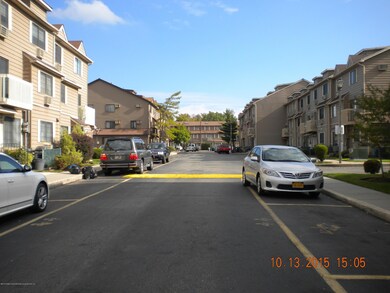 64 Daffodil Ln unit 109, Staten Island, NY 10314 - photo 7
