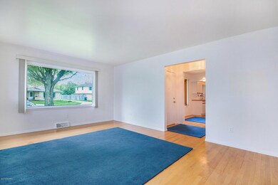 1548 Carlton Ave NE, Grand Rapids, MI 49505 - photo 5