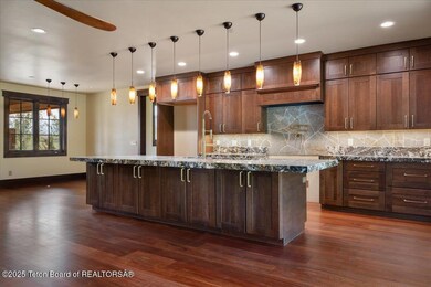 14-9802 Hiddenwaters-14