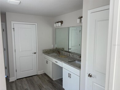 7013 Remington Oaks Loop, Lakeland, FL 33810 - photo 6