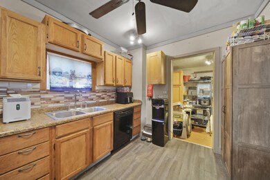 613 Backus St, Jackson, MI 49202 - photo 4