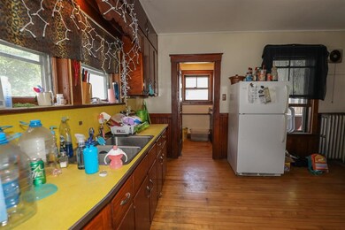 25 Trinity St, Claremont, NH 03743 - photo 3