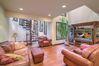 004_LIVING ROOM