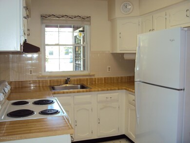25-D STONYBROOK KITCHEN