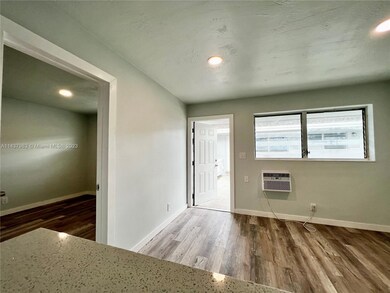 707 SW 5th St unit 1, Dania, FL 33004 - photo 4