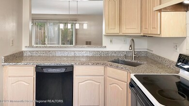 22 Alameda Ct, Eatontown, NJ 07724 - photo 7