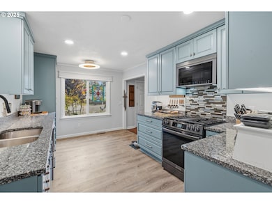 585 Madrona Ave S, Salem, OR 97302 - photo 6