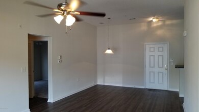 5101 Playpen Dr unit 7, Jacksonville, FL 32210 - photo 3