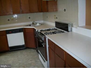 4 Oneill Ct, Lawrence Township, NJ 08648 - photo 4