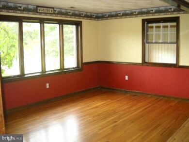 944 Howerton Rd, Dunnsville, VA 22454 - photo 4