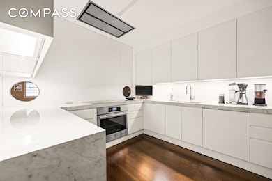 34 W 17th St unit 6, New York, NY 10011 - photo 7