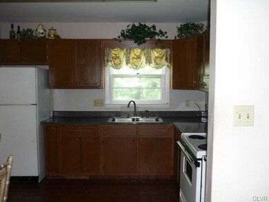 1819 Johnston Dr, Bethlehem, PA 18017 - photo 7