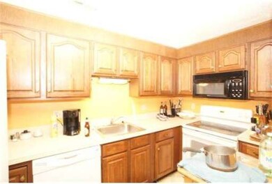 144 Quincy Shore Dr unit 129, Quincy, MA 02171 - photo 3