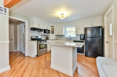 573 Common St, Walpole, MA 02081 - photo 2