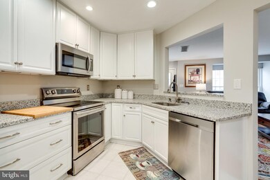 8317 Duck Hawk Way unit 73, Lorton, VA 22079 - photo 6