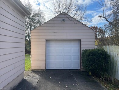 18 W Lewis St, Struthers, OH 44471 - photo 2