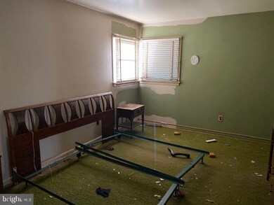 302 Yorknolls Dr, Capitol Heights, MD 20743 - photo 5