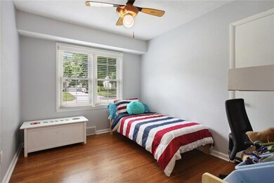 5521 Barton Ln, Shawnee, KS 66203 - photo 6