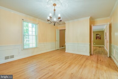 13104 Scarlet Oak Dr, Gaithersburg, MD 20878 - photo 5