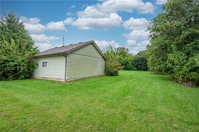 6424 E Orchard Dr, Edinburgh, IN 46124 - photo 4